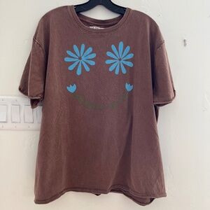 We the Free tshirt size small